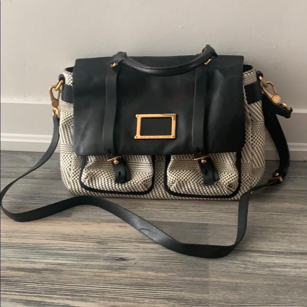 Woven Marc Jacobs handbag with crossbody strap